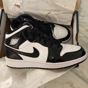 Nike Air Jordan 1 Mids